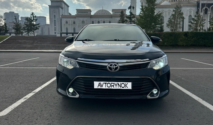Toyota Camry 2016 года