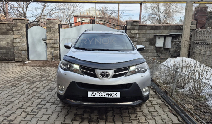 Toyota RAV4 2013 года