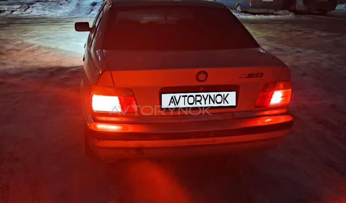 BMW 3 серия 1993 года