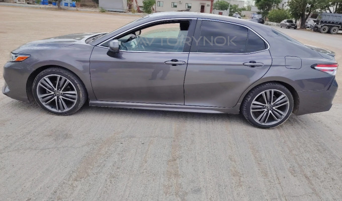 Toyota Camry 2020 года