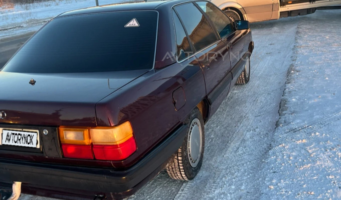 Audi 100 1990 года