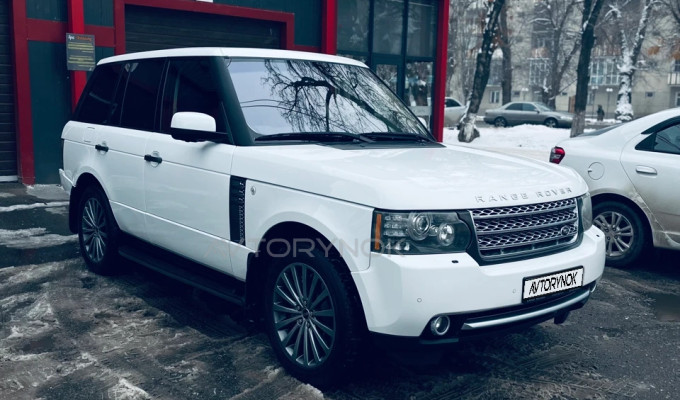 Land Rover Range Rover 2011 года