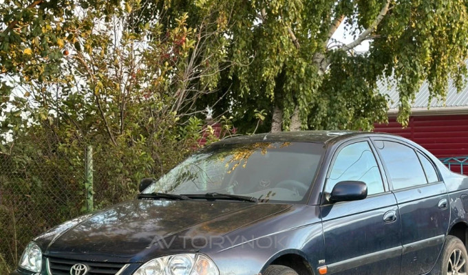 Toyota Avensis 2001 года
