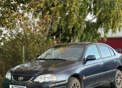 Toyota Avensis 2001 года