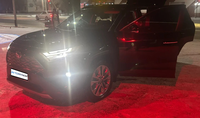 Toyota RAV4 2022 года