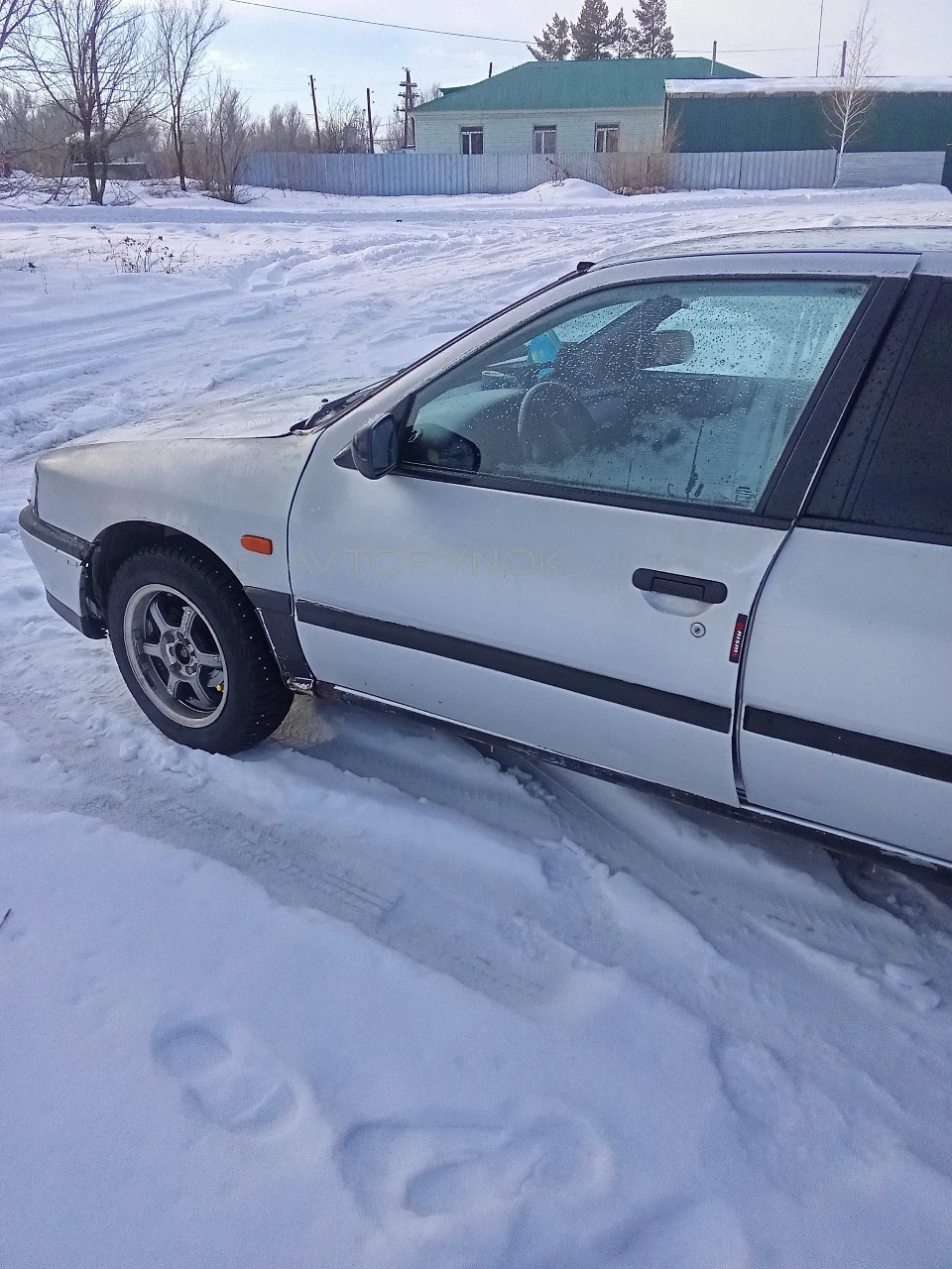 Nissan Almera, 1995