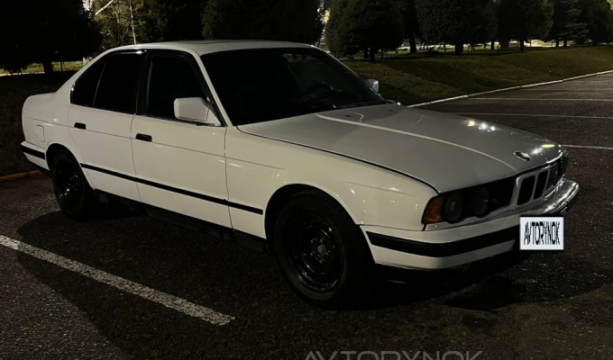 BMW 5 серия 1990 года