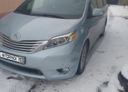Toyota Sienna 2015 года