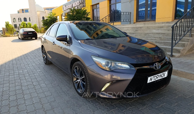 Toyota Camry 2015 года