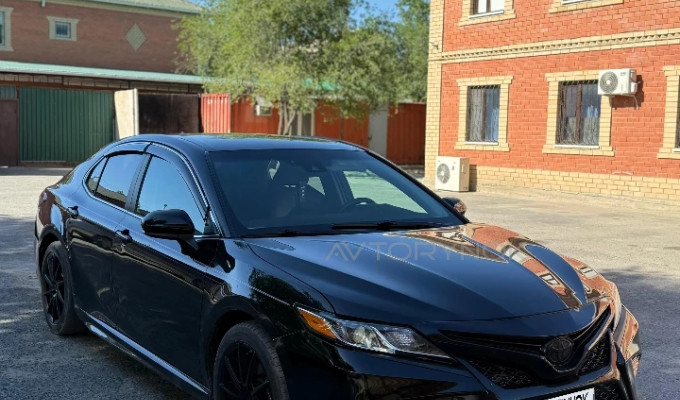 Toyota Camry 2019 года