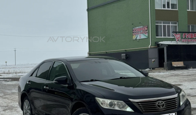 Toyota Camry 2012 года