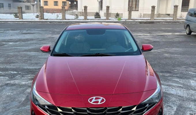 Hyundai Elantra 2021 года