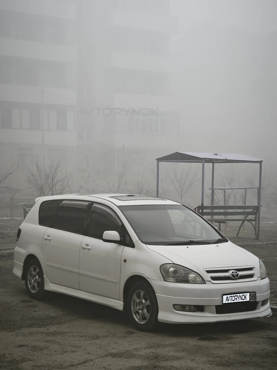 Toyota Ipsum, 2001