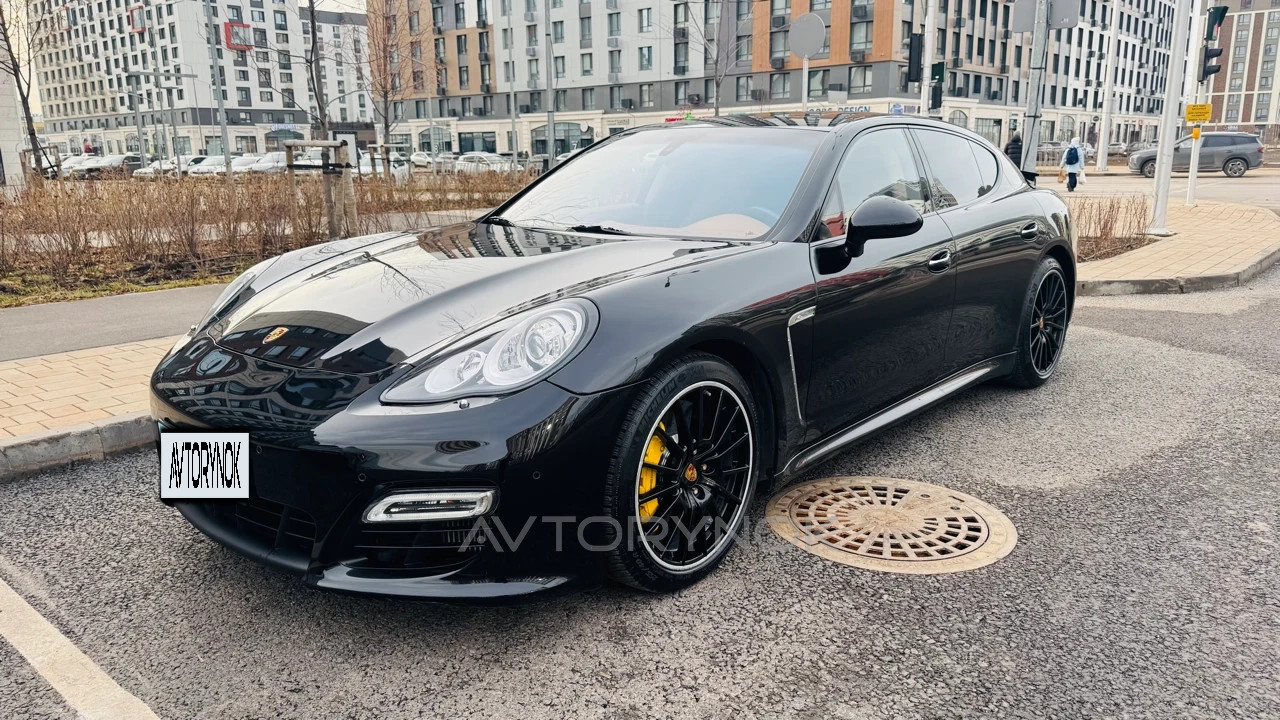 Porsche Panamera, 2011
