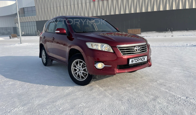 Toyota RAV4 2010 года