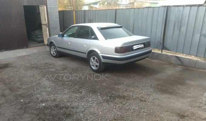 Audi 100 1992 года