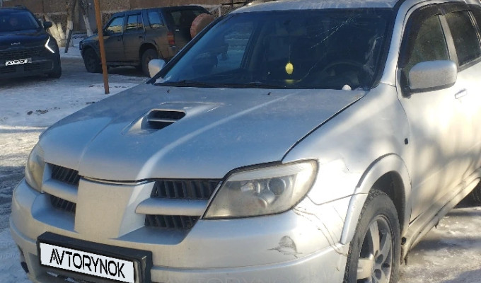 Mitsubishi Outlander 2005 года