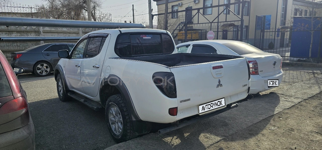 Mitsubishi L200, 2013