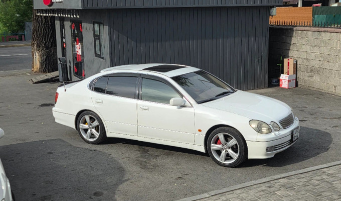 Lexus GS 2000 года