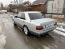 Mercedes-Benz E-Класс 1993 года