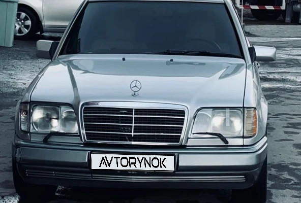 Mercedes-Benz E-Класс 1993 года