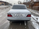 Mercedes-Benz E-Класс 1993 года