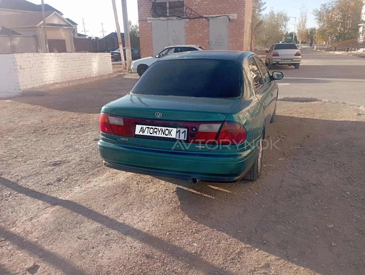 Mazda 323, 1997