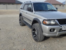 Mitsubishi Montero Sport 2000 года
