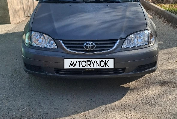 Toyota Avensis 2002 года