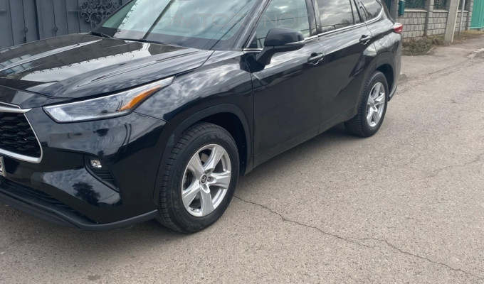 Toyota Highlander 2021 года