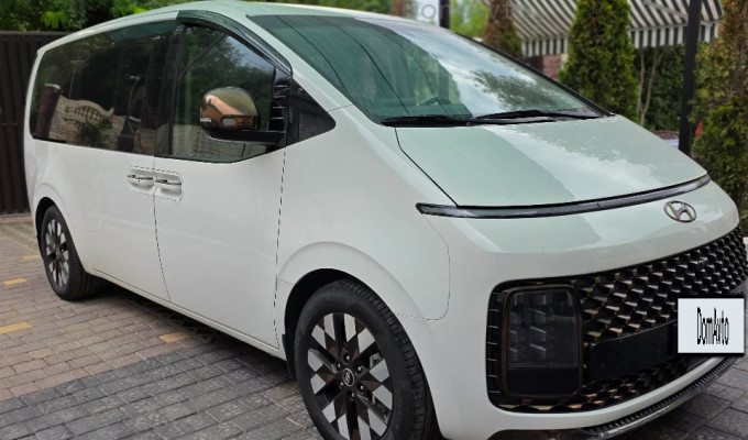 Hyundai Staria 2021 года