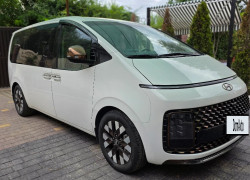 Hyundai Staria 2021 года