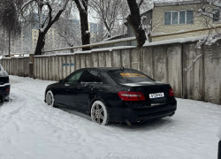 Mercedes-Benz E-Класс 2011 года