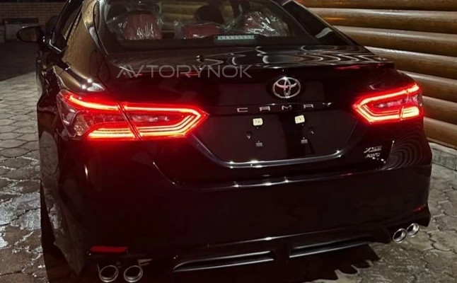 Toyota Camry 2022 года