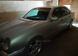 Mercedes-Benz E-Класс 1998 года