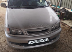 Toyota Picnic 2000 года