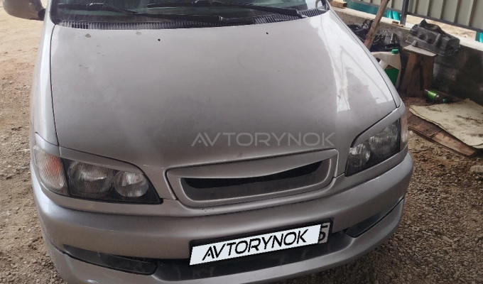 Toyota Picnic 2000 года