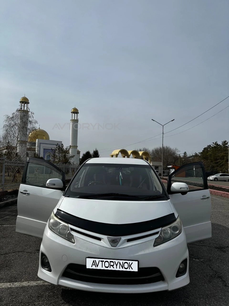 Toyota Estima, 2010