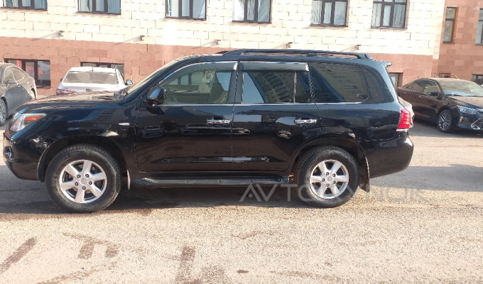 Lexus LX 2009 года