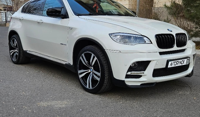 BMW X6 2010 года