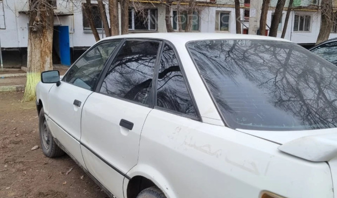 Audi 80 1990 года