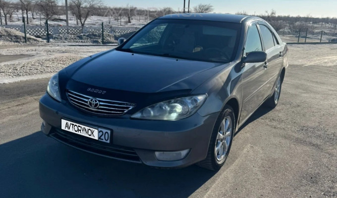 Toyota Camry 2005 года