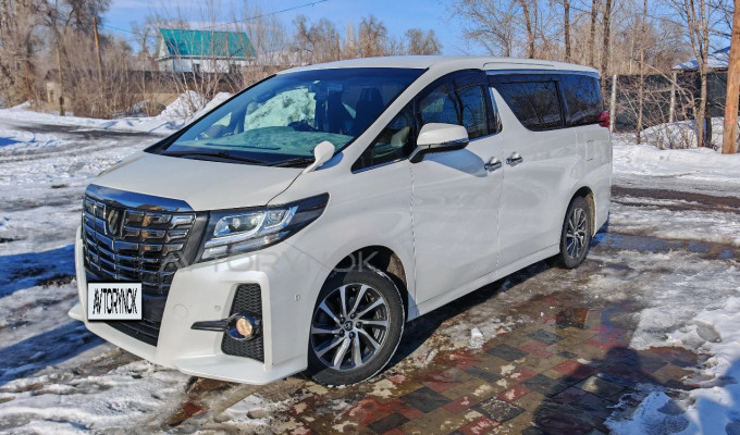 Toyota Alphard 2017 года