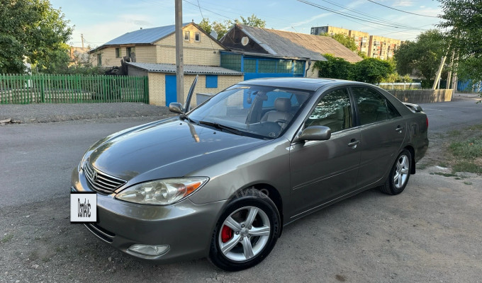 Toyota Camry 2002 года