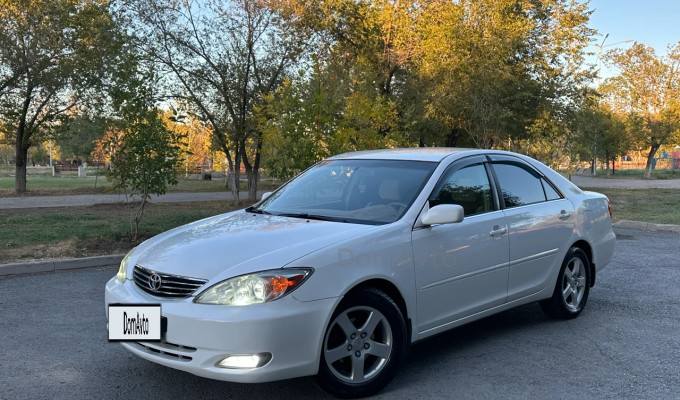 Toyota Camry 2003 года