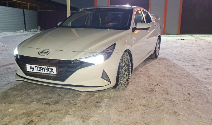 Hyundai Elantra 2022 года
