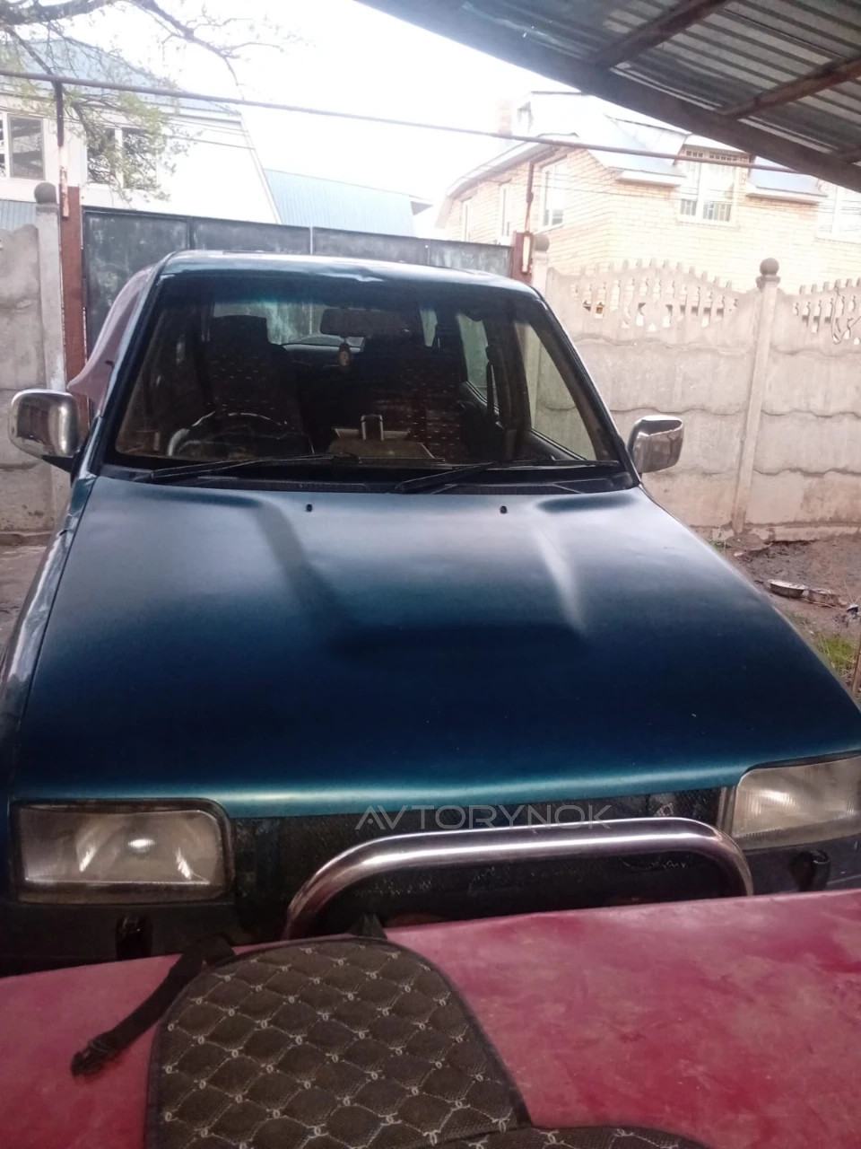Nissan Mistral, 1995