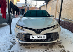 Toyota Camry 2020 года