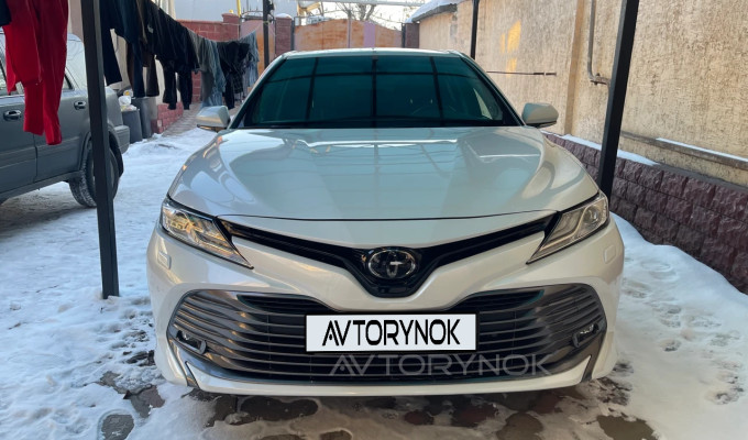 Toyota Camry 2020 года