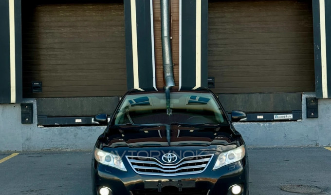 Toyota Camry 2011 года